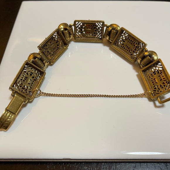 Vintage Gold tone cameo and mother of pearl panel bracelet - Picture 6 of 9